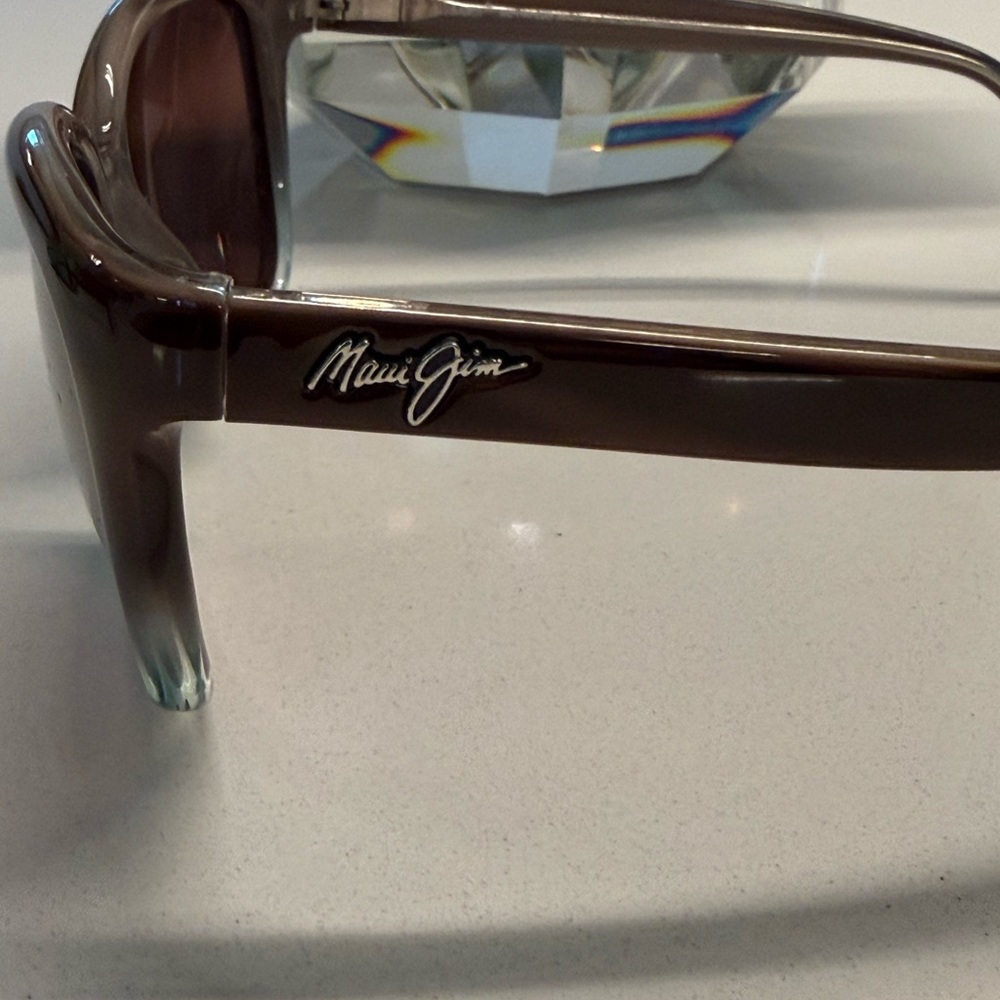 Like New Maui Jim, Brown and Blue Sunglass Frames - Picture 5 of 9